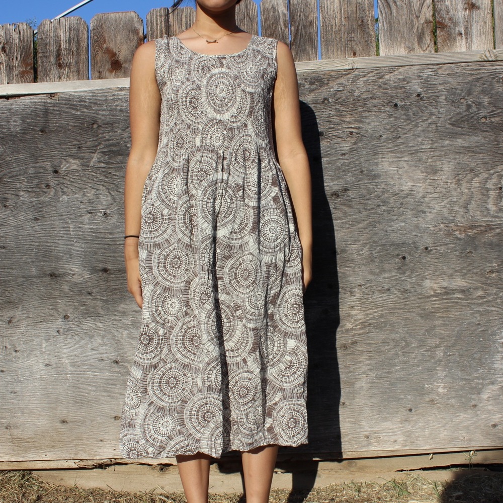 Vintage Brown + Cream Summer Maxi Dress 👗